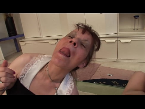❤️ To bestemødre og en bestefar har en trekant Hjemmelaget porno ved no.drpornofilme.ru