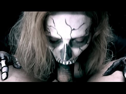 ❤️ Demon jente suger kuk med sin svarte munn og svelger cum. Hjemmelaget porno ved no.drpornofilme.ru